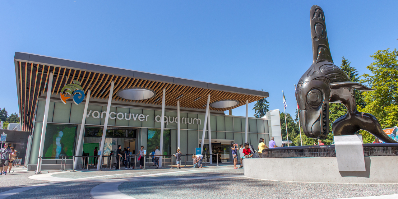 exterior entrance to the vancouver aquarium