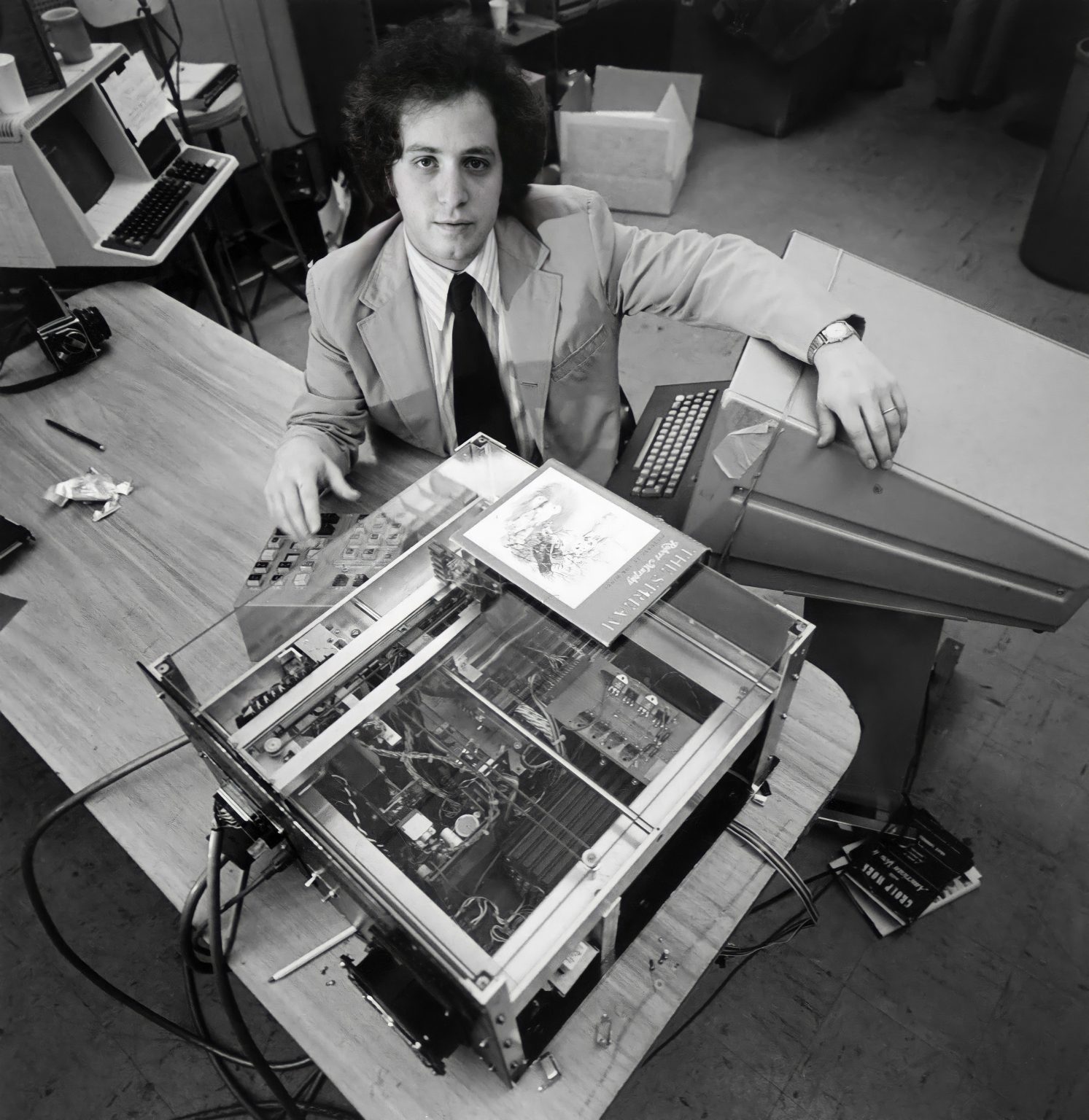 1977: Raymond Kurzweil, 27, of Cambridge, Massachusetts, is shown with the Kurzweil Reading Machine, which he invented. The machine converts printed words into synthetic speech and is intended for use by the sightless.